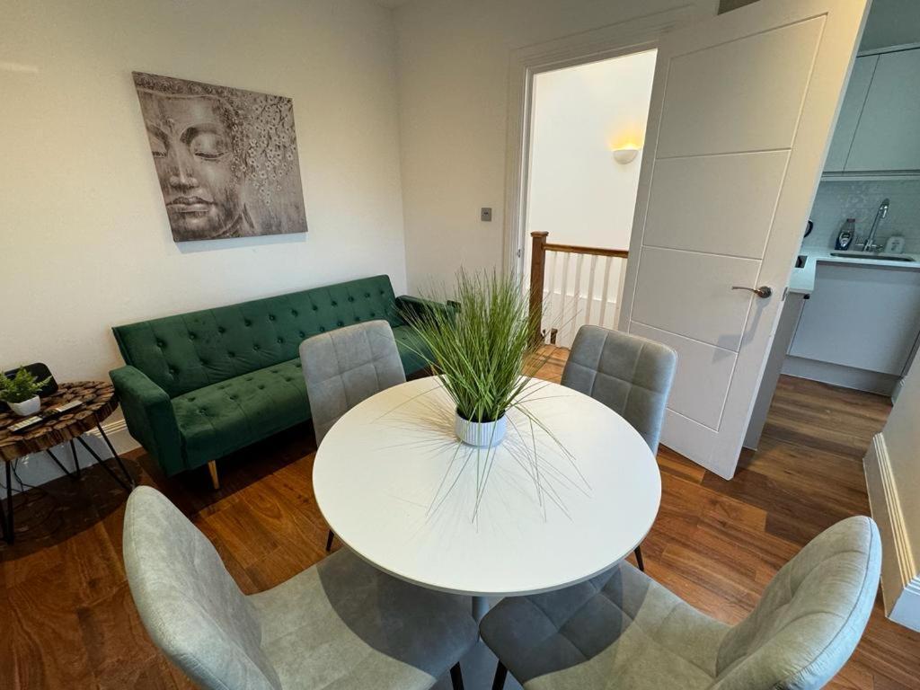2 Bed 2 Bath Balcony View Wimbledon Tennis Βίλα Λονδίνο Εξωτερικό φωτογραφία