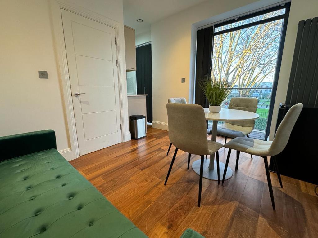 2 Bed 2 Bath Balcony View Wimbledon Tennis Βίλα Λονδίνο Εξωτερικό φωτογραφία
