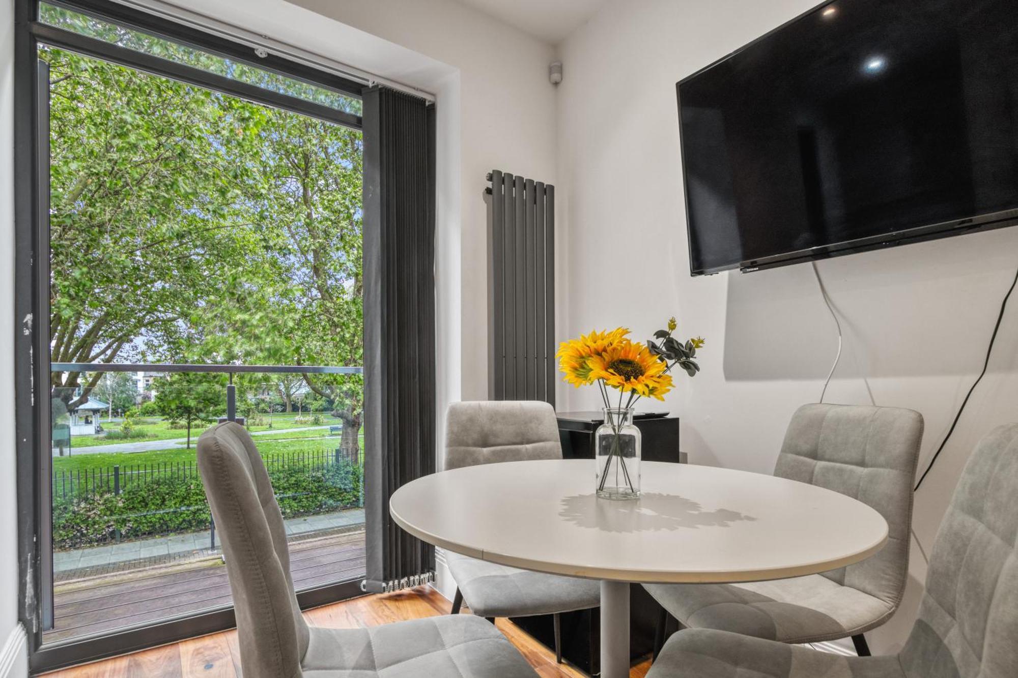2 Bed 2 Bath Balcony View Wimbledon Tennis Βίλα Λονδίνο Εξωτερικό φωτογραφία
